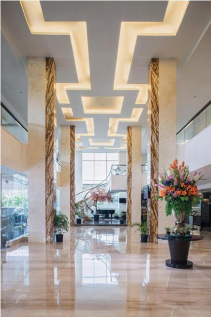 Claro Hotel Кендари Экстерьер фото