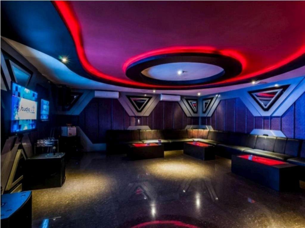 Claro Hotel Кендари Экстерьер фото