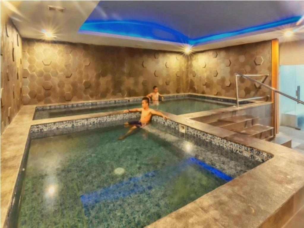 Claro Hotel Кендари Экстерьер фото