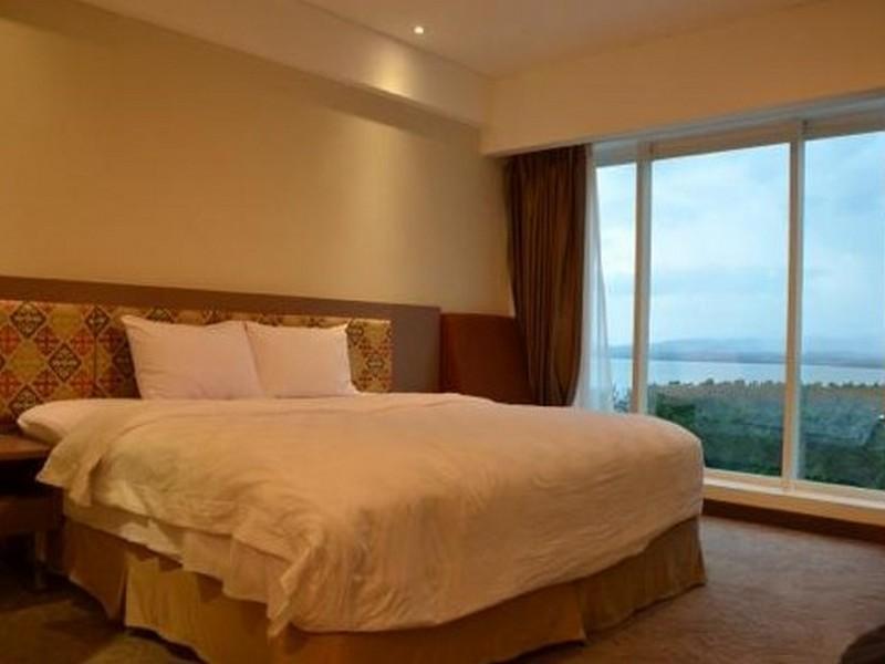 Claro Hotel Кендари Экстерьер фото