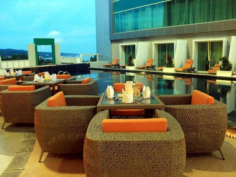 Claro Hotel Кендари Экстерьер фото